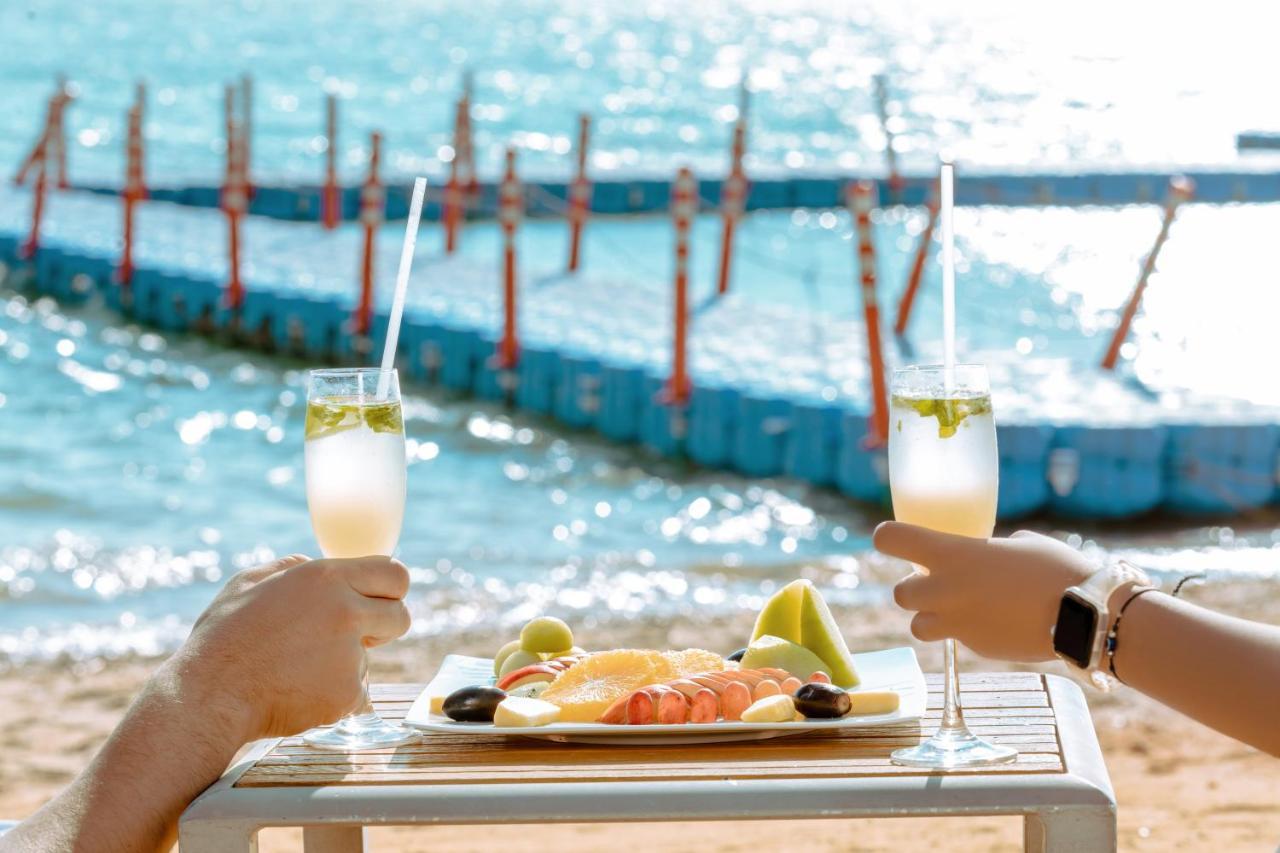 Coral Sea Beach And Aqua Park Айн Сохна Екстериор снимка