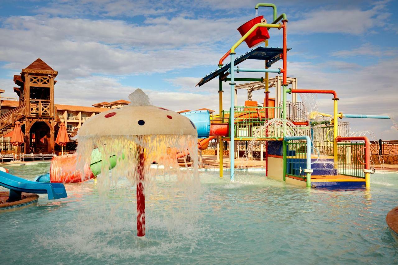 Coral Sea Beach And Aqua Park Айн Сохна Екстериор снимка